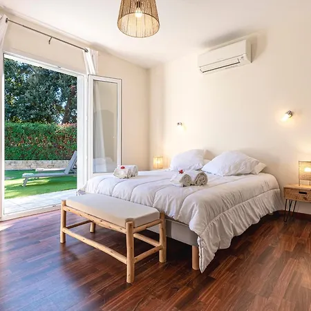 Sole - - Maison Climatisee Avec Piscine