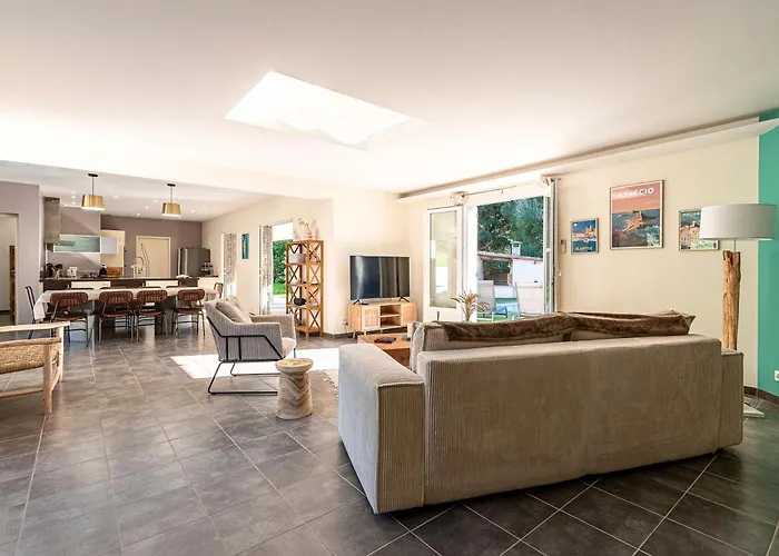 Sole - - Maison Climatisee Avec Piscine Peri