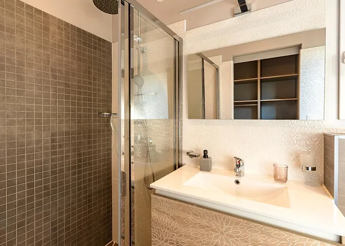 Sole - - Maison Climatisee Avec Piscine *