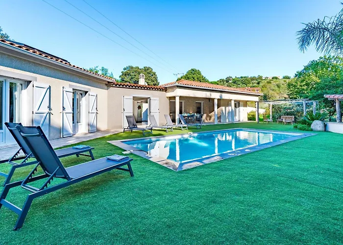 Sole - - Maison Climatisee Avec Piscine Holiday home Peri